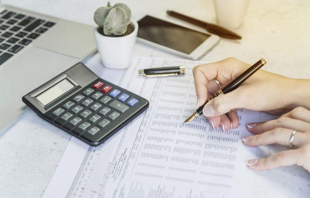 Analyzing⁤ Cost Estimates and Payment Structures
